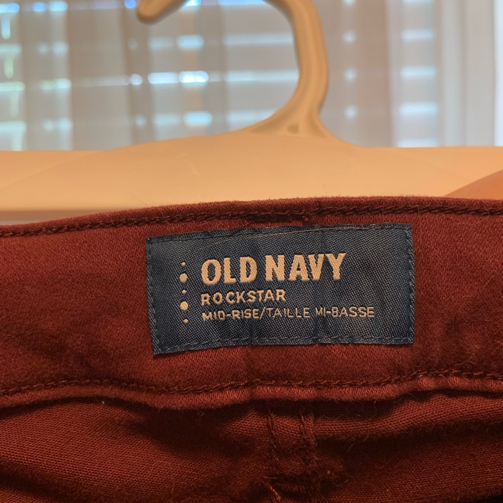 Old Navy Rockstar Skinny Pants. Wine color. Women’s 12 regular